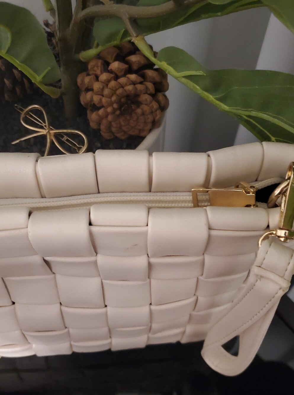 💕 Miss Lola 💕 Cream Woven Vegan Leather Clutch Wristlet Shoulder Bag